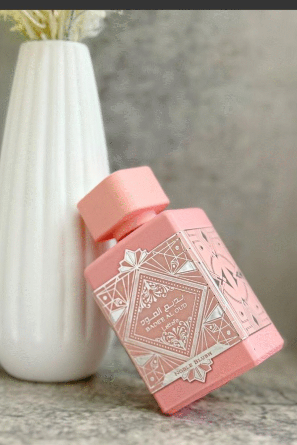 عطر بديع العود الوردي