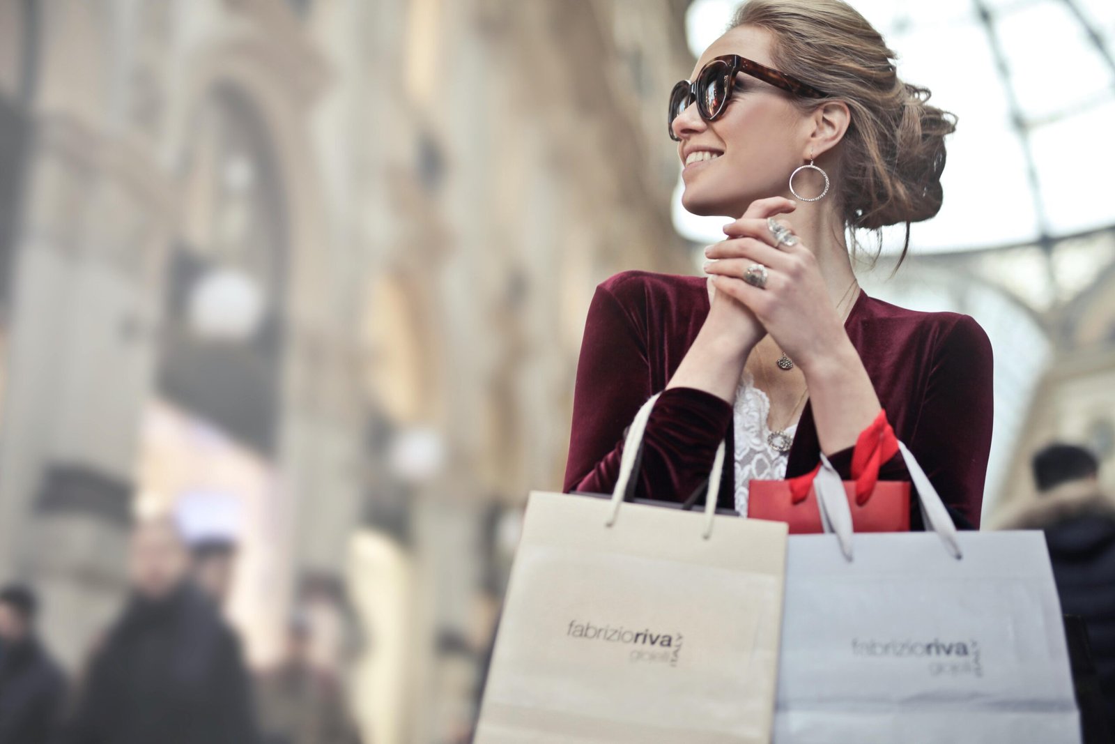 pexels photo 974911 974911 Stylish woman with shopping bags in Galleria Vittorio Emanuele II, Milan.